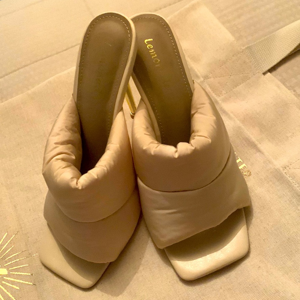 Nice high heels sandals !